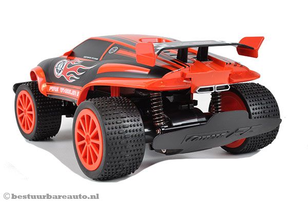 Stoere banden met noppen voor extra grip.